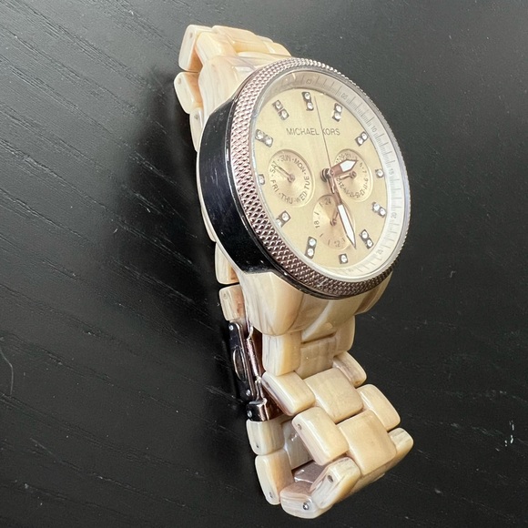 Michael Kors Watch - Picture 2 of 6